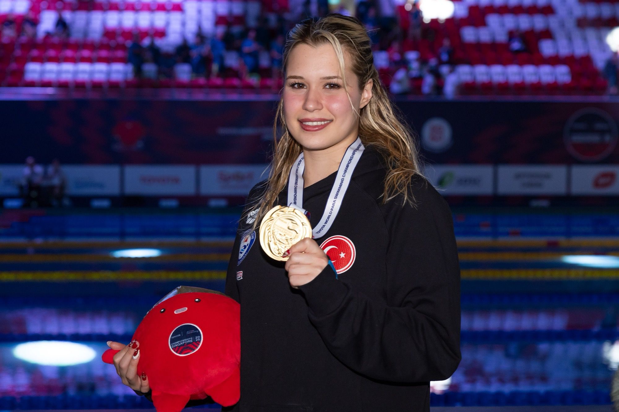 5 Madalya İle Tarihe Geçen Defne Kurt diyor ki; Hayatta da tıpkı suda olduğu gibi nefesini doğru ayarlaman gerekiyor.